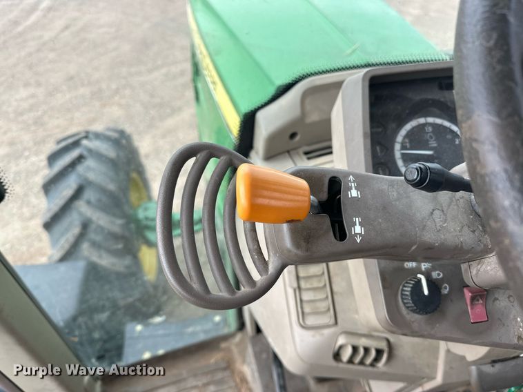 image for item ER4898 2017 John Deere 6110M MFWD tractor