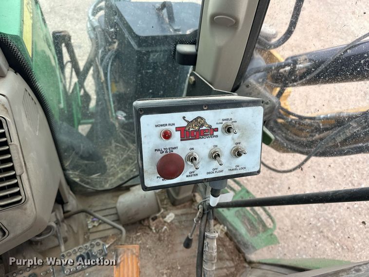 image for item ER4898 2017 John Deere 6110M MFWD tractor