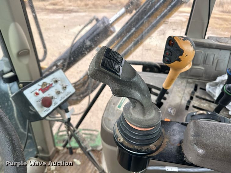 image for item ER4898 2017 John Deere 6110M MFWD tractor