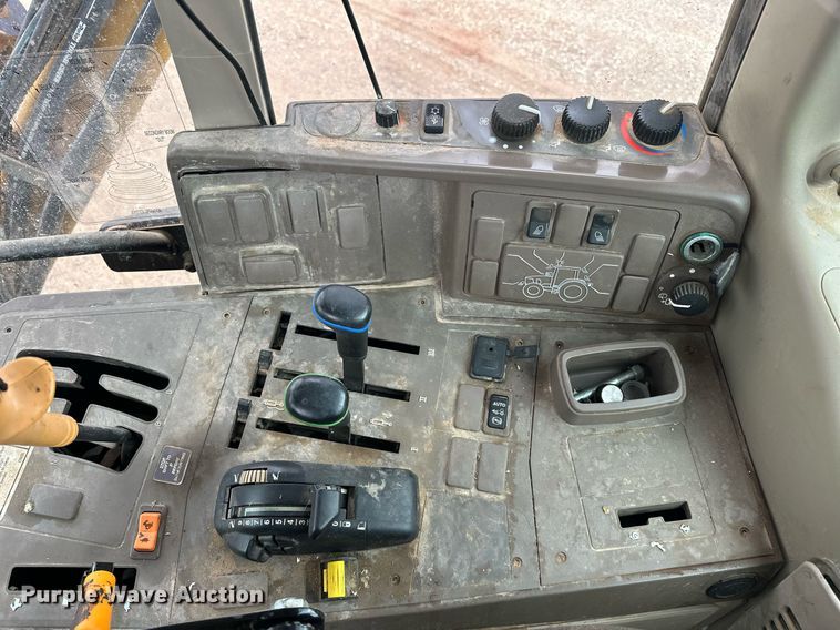 image for item ER4898 2017 John Deere 6110M MFWD tractor