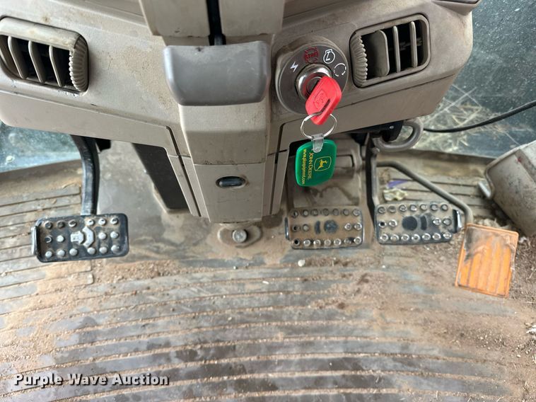 image for item ER4898 2017 John Deere 6110M MFWD tractor