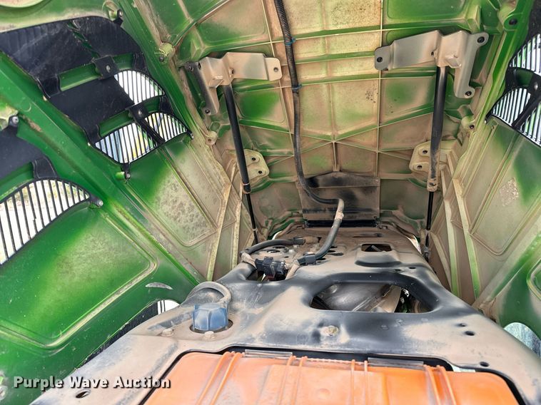 image for item ER4898 2017 John Deere 6110M MFWD tractor