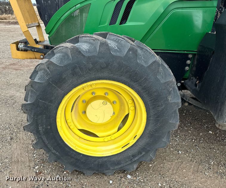 image for item ER4898 2017 John Deere 6110M MFWD tractor