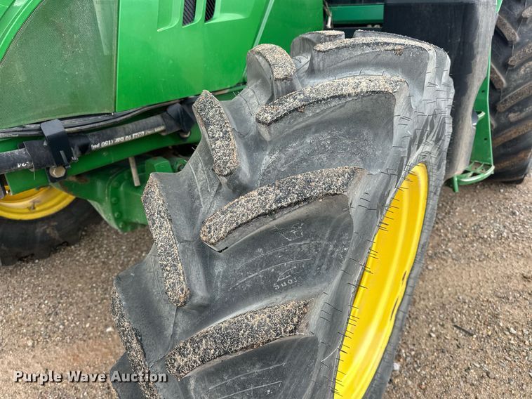 image for item ER4898 2017 John Deere 6110M MFWD tractor