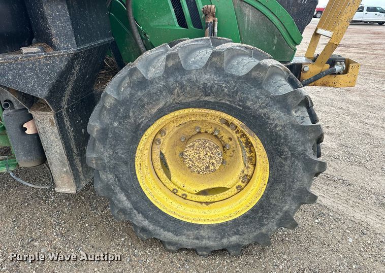 image for item ER4898 2017 John Deere 6110M MFWD tractor
