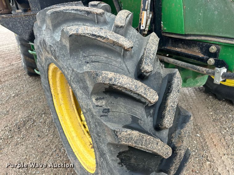 image for item ER4898 2017 John Deere 6110M MFWD tractor