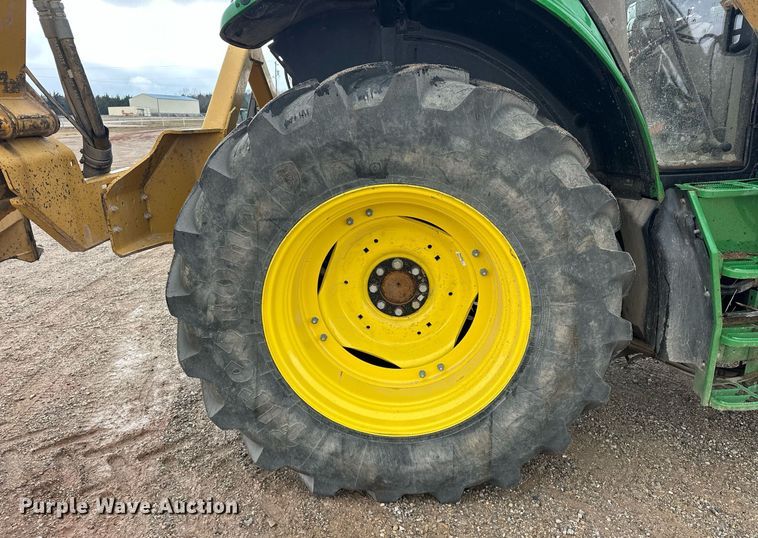 image for item ER4898 2017 John Deere 6110M MFWD tractor