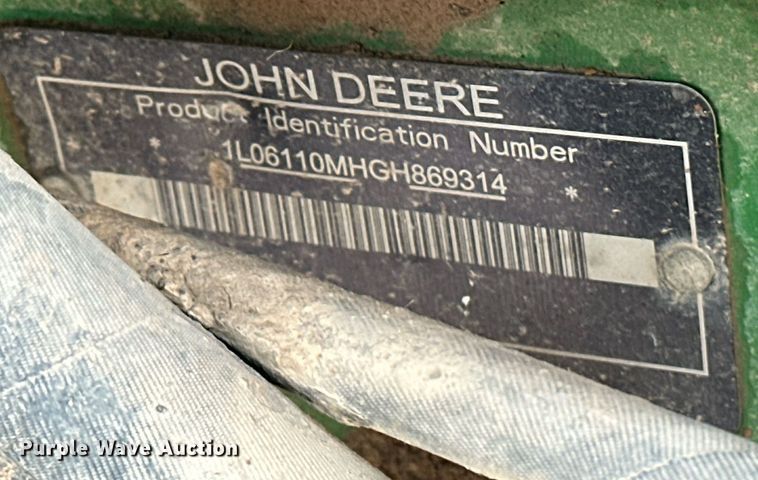 image for item ER4898 2017 John Deere 6110M MFWD tractor