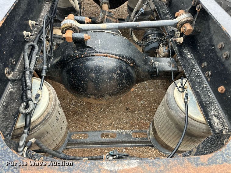 image for item ER4899 2008 Mack CHU613 semi truck