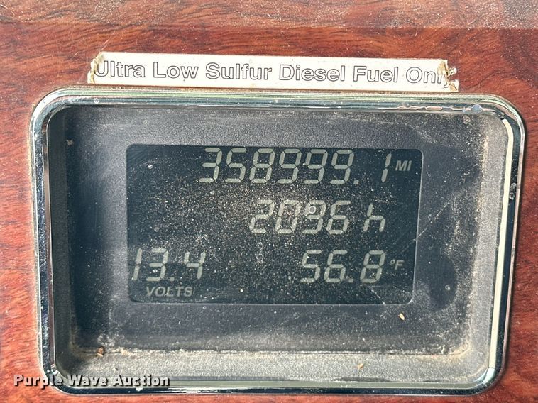 image for item ER4899 2008 Mack CHU613 semi truck