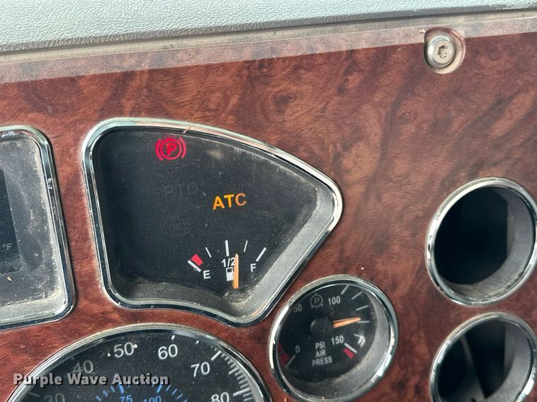 image for item ER4899 2008 Mack CHU613 semi truck