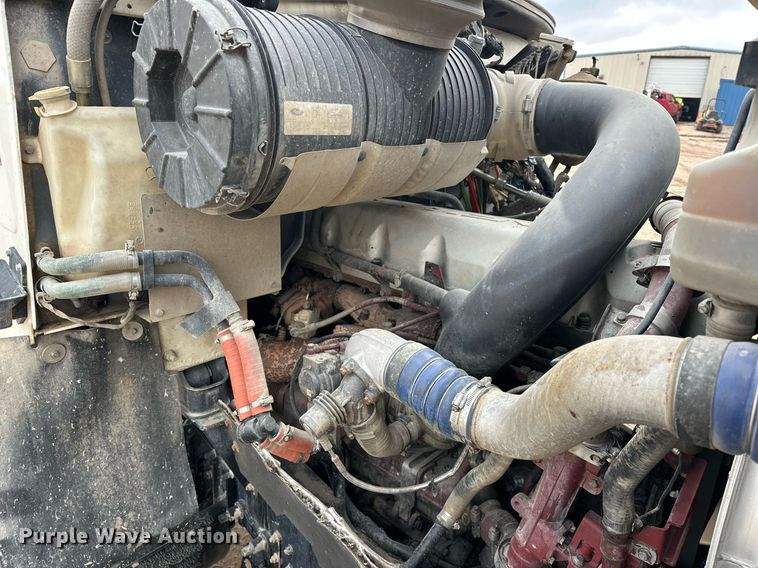 image for item ER4899 2008 Mack CHU613 semi truck