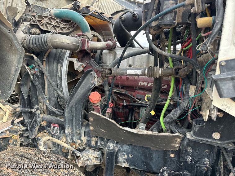 image for item ER4899 2008 Mack CHU613 semi truck