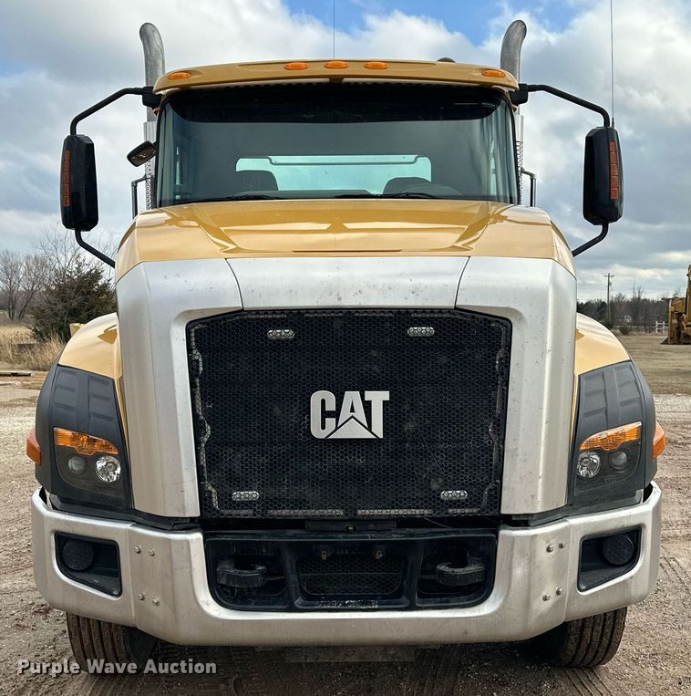 image for item ER4900 2013 Caterpillar CT660L semi truck