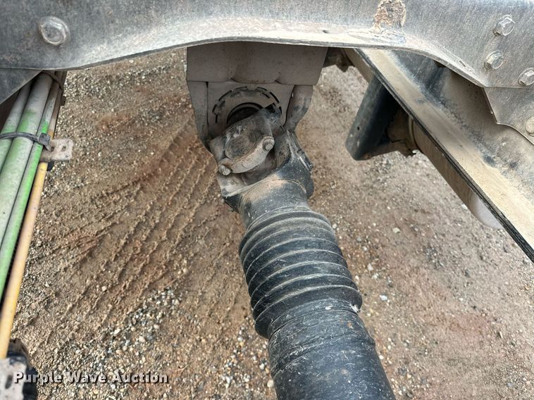 image for item ER4900 2013 Caterpillar CT660L semi truck