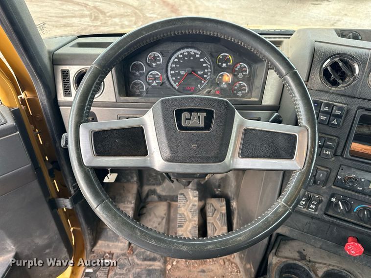 image for item ER4900 2013 Caterpillar CT660L semi truck