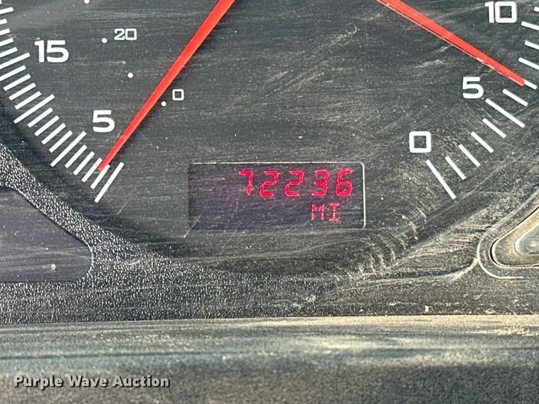 image for item ER4900 2013 Caterpillar CT660L semi truck