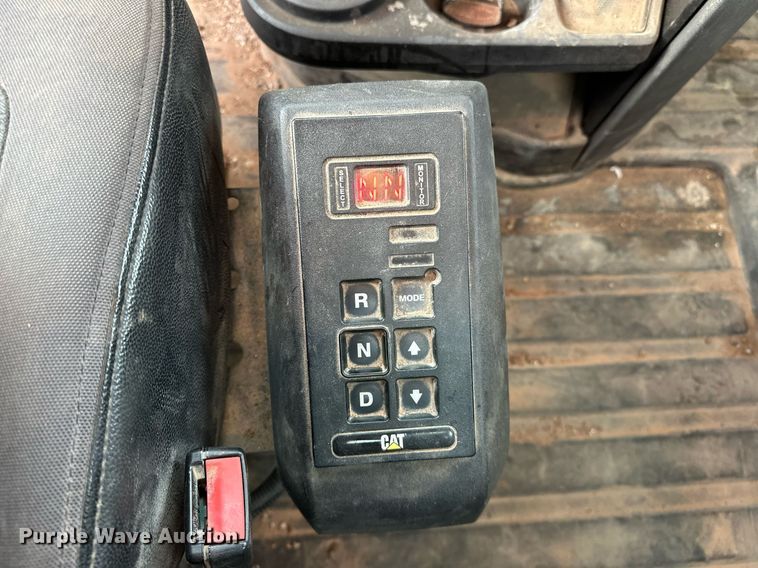 image for item ER4900 2013 Caterpillar CT660L semi truck