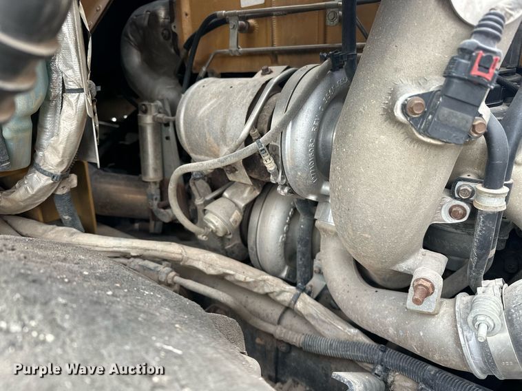 image for item ER4900 2013 Caterpillar CT660L semi truck