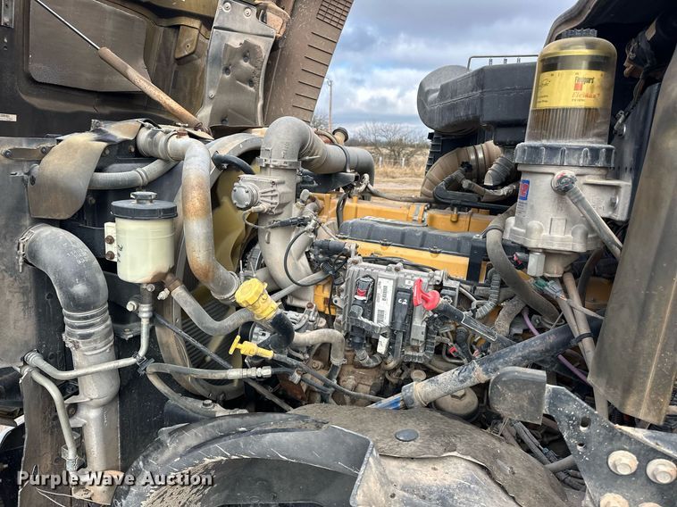 image for item ER4900 2013 Caterpillar CT660L semi truck
