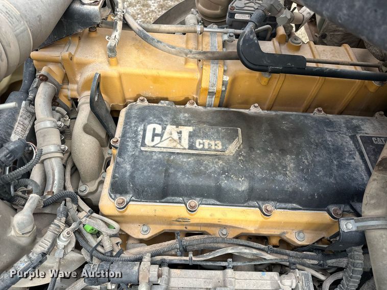 image for item ER4900 2013 Caterpillar CT660L semi truck