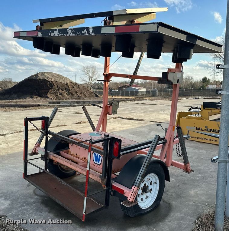 image for item ER4902 Wanco arrow board trailer