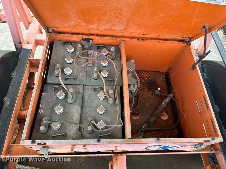 image for item ER4902 Wanco arrow board trailer