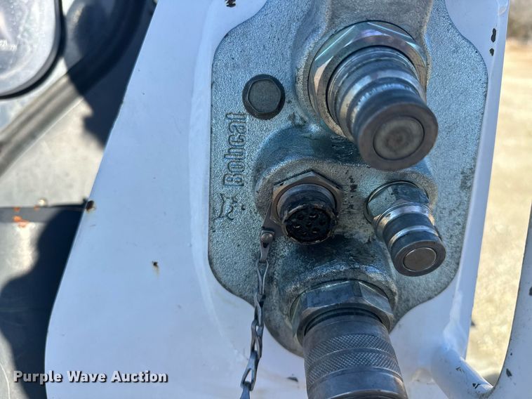 image for item ER4919 2014 Bobcat T870 tracked skid steer loader