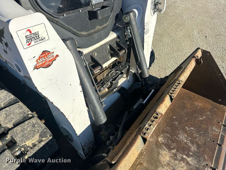 image for item ER4919 2014 Bobcat T870 tracked skid steer loader