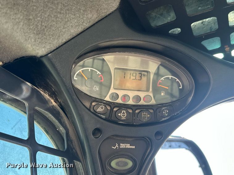 image for item ER4919 2014 Bobcat T870 tracked skid steer loader