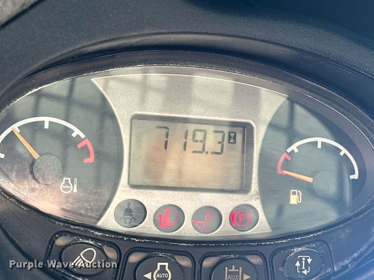 image for item ER4919 2014 Bobcat T870 tracked skid steer loader