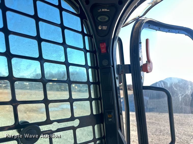 image for item ER4919 2014 Bobcat T870 tracked skid steer loader