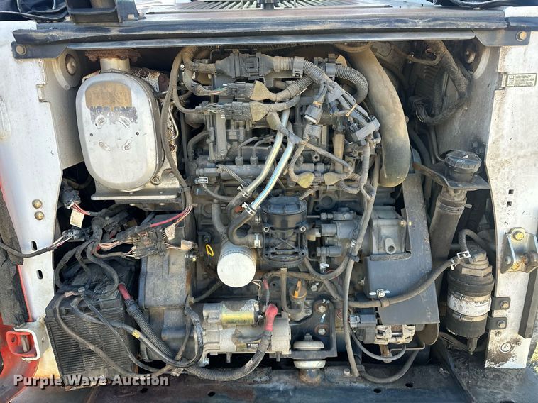 image for item ER4919 2014 Bobcat T870 tracked skid steer loader