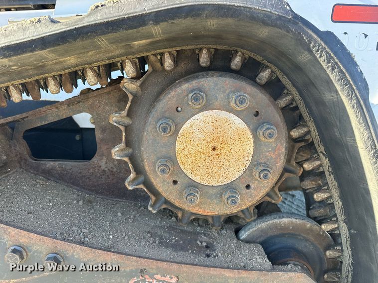 image for item ER4919 2014 Bobcat T870 tracked skid steer loader