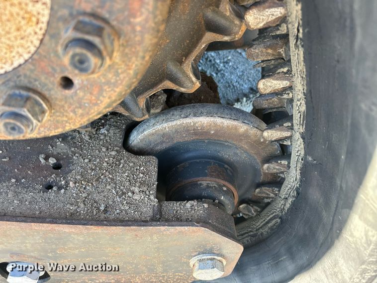 image for item ER4919 2014 Bobcat T870 tracked skid steer loader