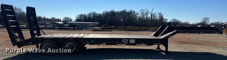 image for item ER4928 2004 Magnolia Lowboy drop deck equipment trailer
