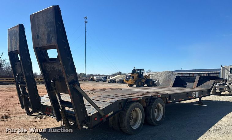 image for item ER4928 2004 Magnolia Lowboy drop deck equipment trailer