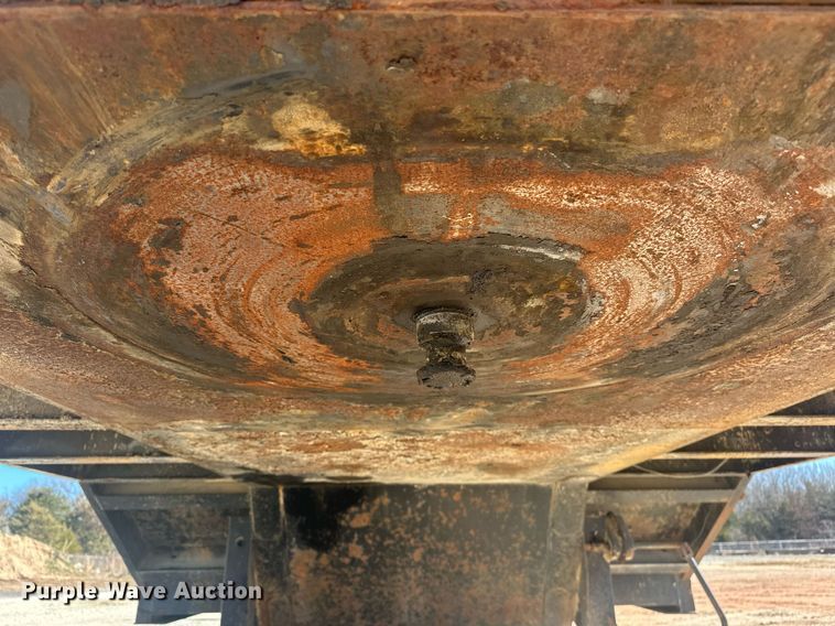 image for item ER4928 2004 Magnolia Lowboy drop deck equipment trailer