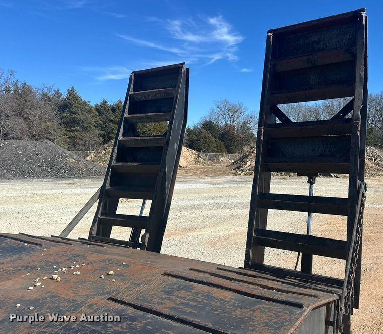 image for item ER4928 2004 Magnolia Lowboy drop deck equipment trailer