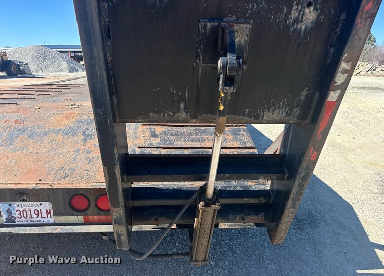 image for item ER4928 2004 Magnolia Lowboy drop deck equipment trailer