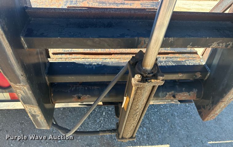 image for item ER4928 2004 Magnolia Lowboy drop deck equipment trailer