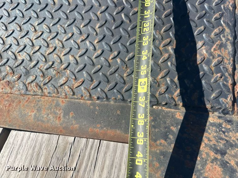 image for item ER4928 2004 Magnolia Lowboy drop deck equipment trailer