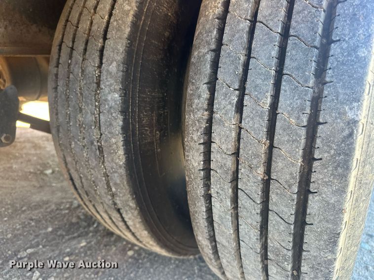 image for item ER4928 2004 Magnolia Lowboy drop deck equipment trailer