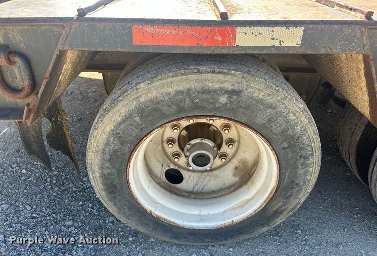 image for item ER4928 2004 Magnolia Lowboy drop deck equipment trailer