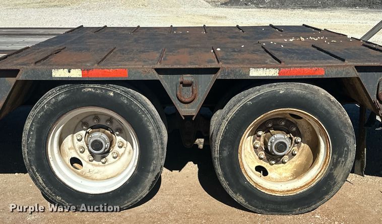 image for item ER4928 2004 Magnolia Lowboy drop deck equipment trailer