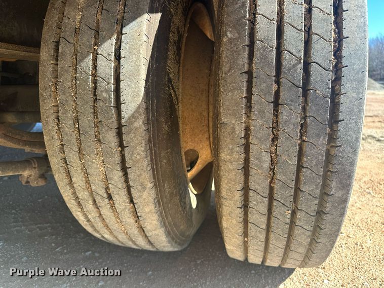 image for item ER4928 2004 Magnolia Lowboy drop deck equipment trailer