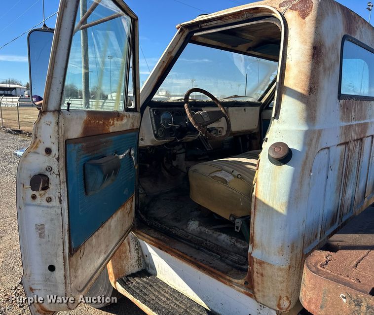 image for item ER4932 1970 Chevrolet C50 flatbed truck