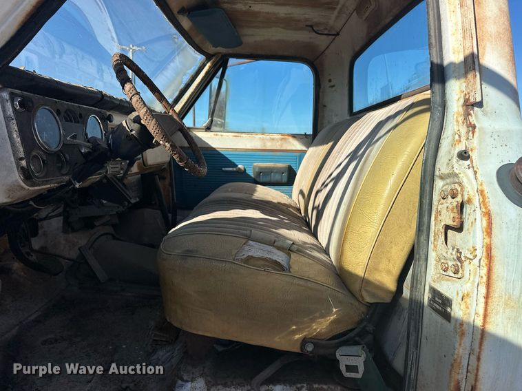 image for item ER4932 1970 Chevrolet C50 flatbed truck