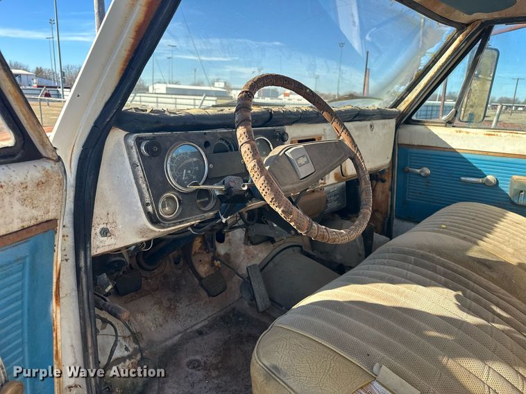 image for item ER4932 1970 Chevrolet C50 flatbed truck