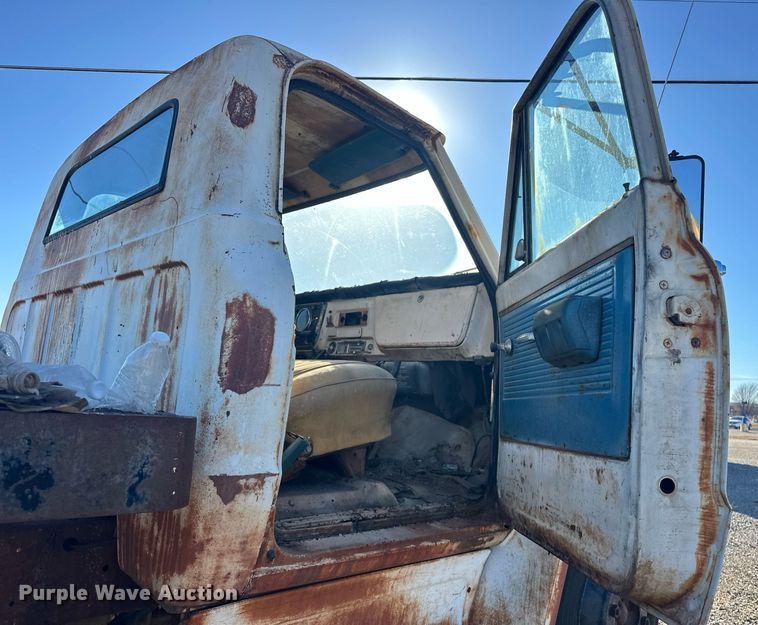 image for item ER4932 1970 Chevrolet C50 flatbed truck